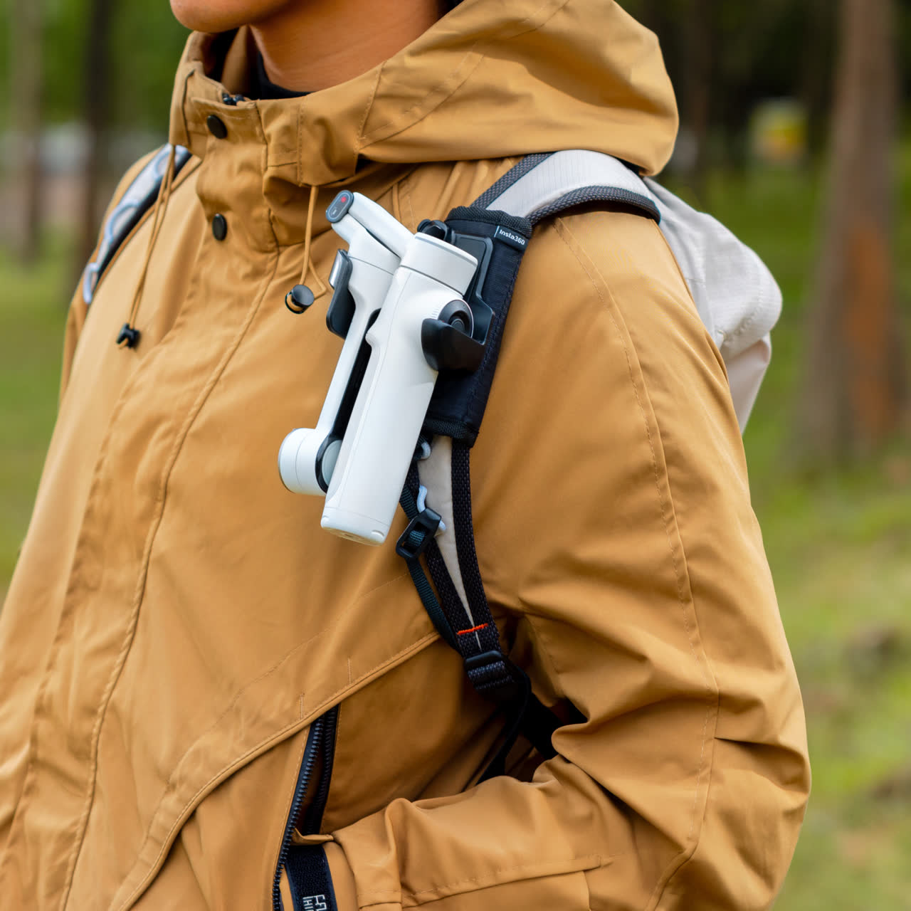 Flow 2 Pro Backpack Mount - Insta360 Store - Image 5